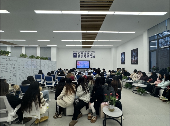 皇冠举办裸眼3D应用技术分享活动