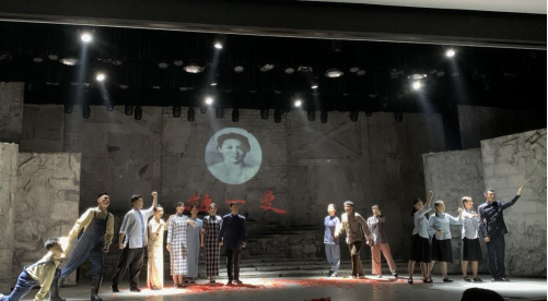 致敬革命先烈 厚植爱国情怀——宜职学子参加大型红色话剧《赵一曼》公演