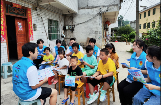 现代农业学院“青春筑梦 七彩农业” 三下乡实践队开展防溺水宣传活动