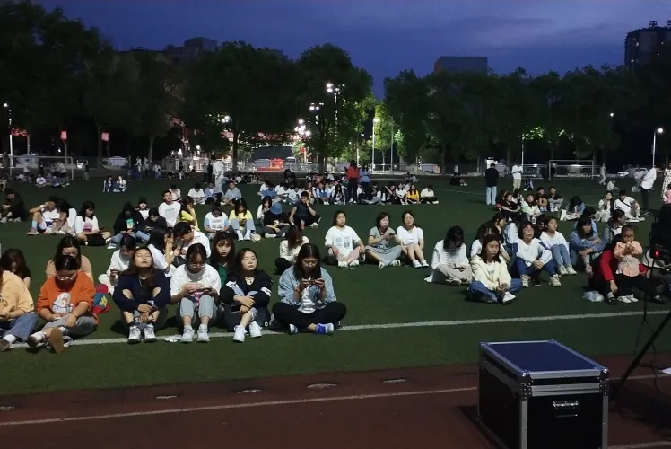 红色电影进校园 爱国情怀入人心